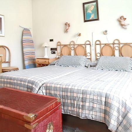 Spacious House With Terrace Near Boiro, Sea View Екстериор снимка