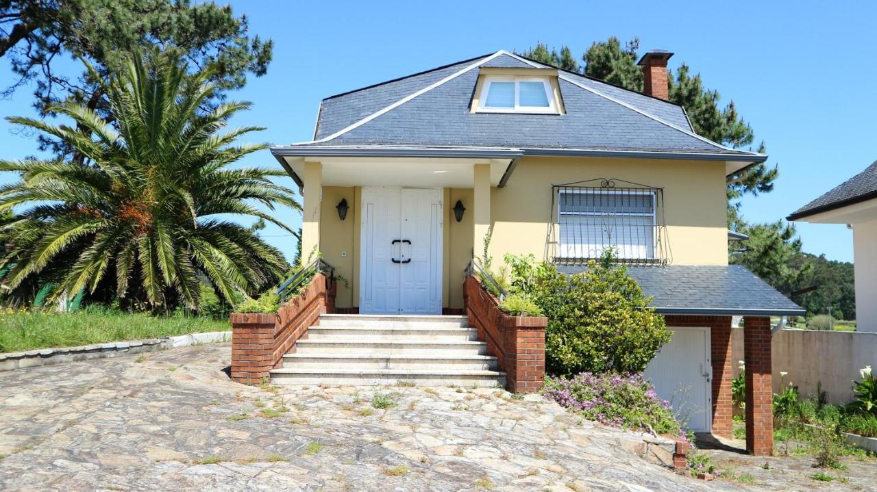 Spacious House With Terrace Near Boiro, Sea View Екстериор снимка